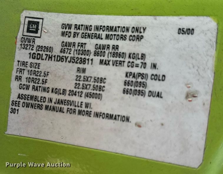 image for item EN3963 2000 GMC C7500 forestry bucket truck