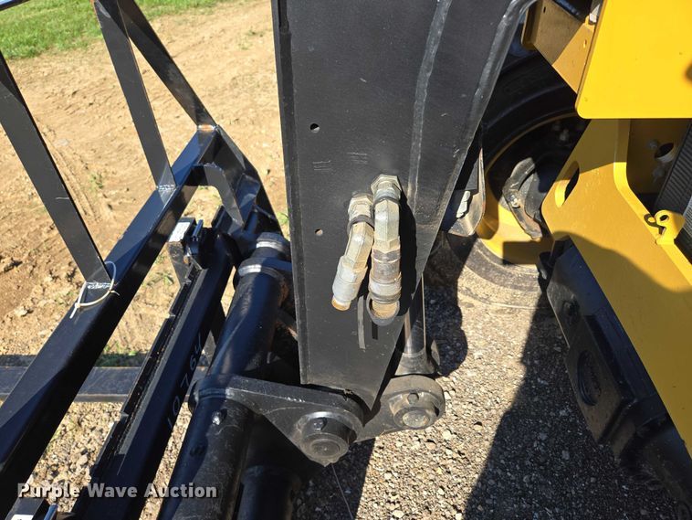 image for item EN3964 2017 Caterpillar TH255C telehandler