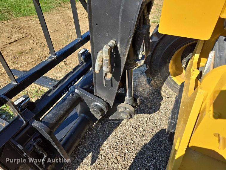 image for item EN3964 2017 Caterpillar TH255C telehandler