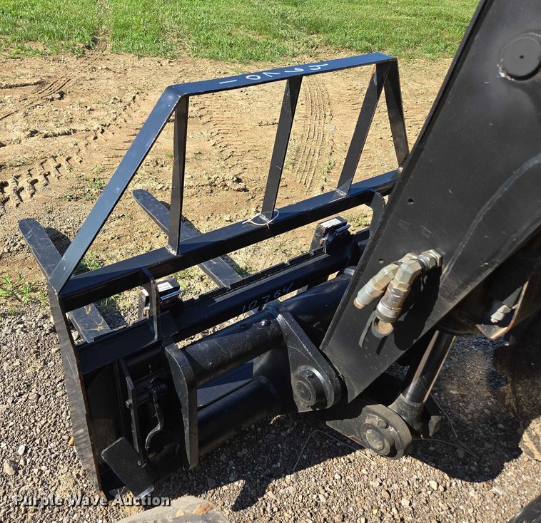 image for item EN3964 2017 Caterpillar TH255C telehandler