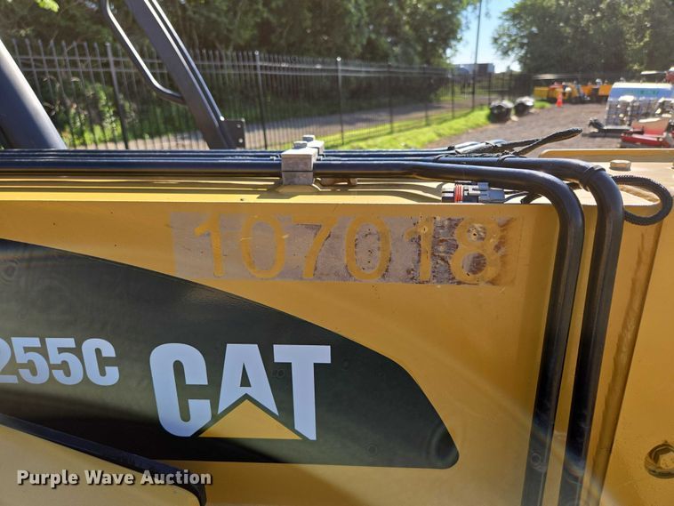 image for item EN3964 2017 Caterpillar TH255C telehandler