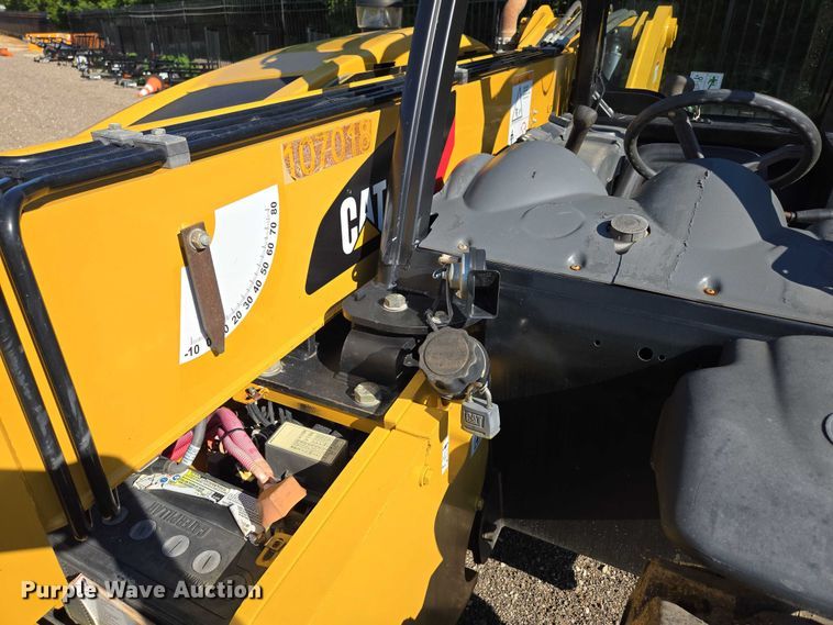 image for item EN3964 2017 Caterpillar TH255C telehandler