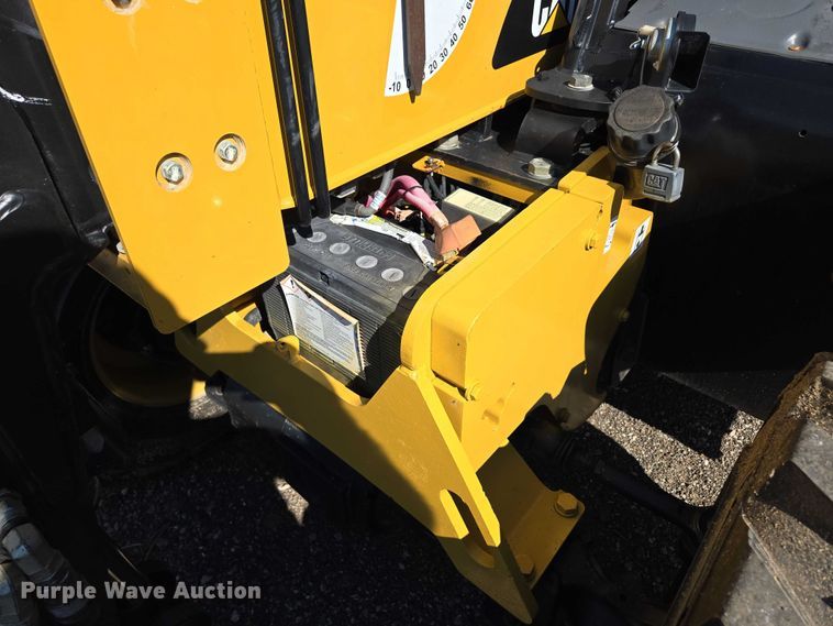 image for item EN3964 2017 Caterpillar TH255C telehandler