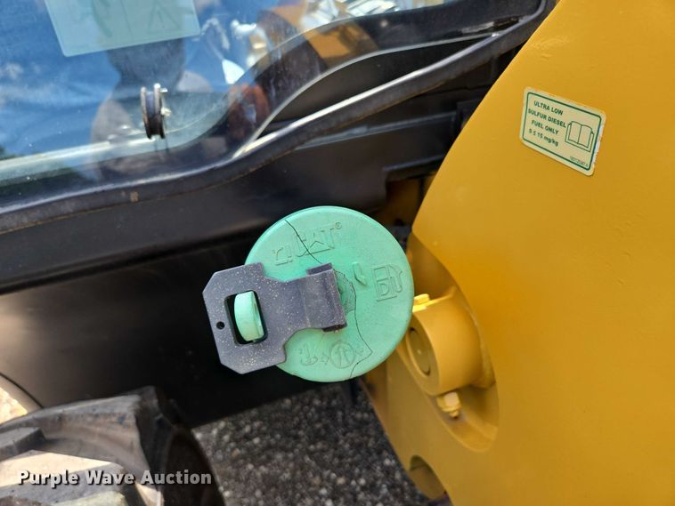 image for item EN3964 2017 Caterpillar TH255C telehandler