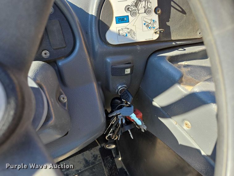 image for item EN3964 2017 Caterpillar TH255C telehandler