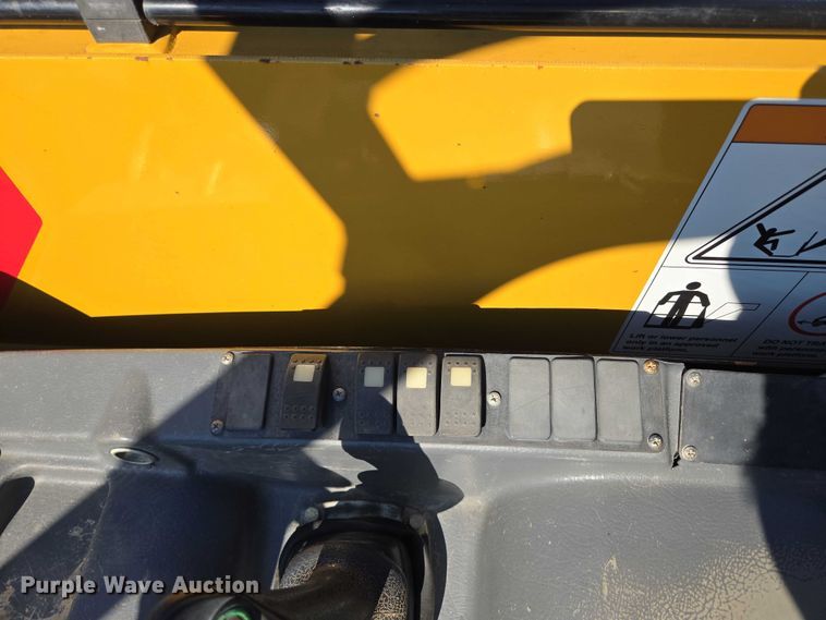 image for item EN3964 2017 Caterpillar TH255C telehandler