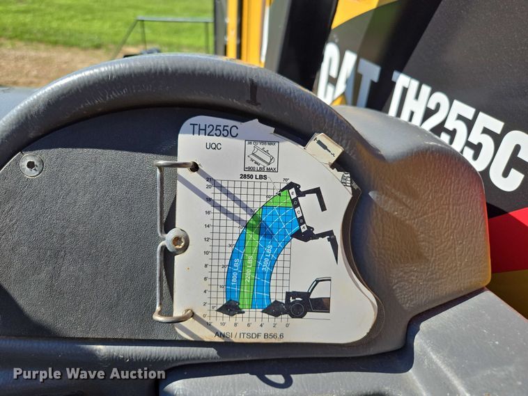 image for item EN3964 2017 Caterpillar TH255C telehandler