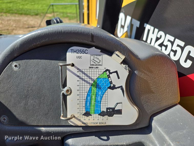 image for item EN3964 2017 Caterpillar TH255C telehandler