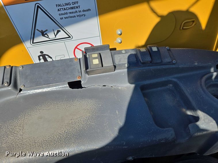 image for item EN3964 2017 Caterpillar TH255C telehandler