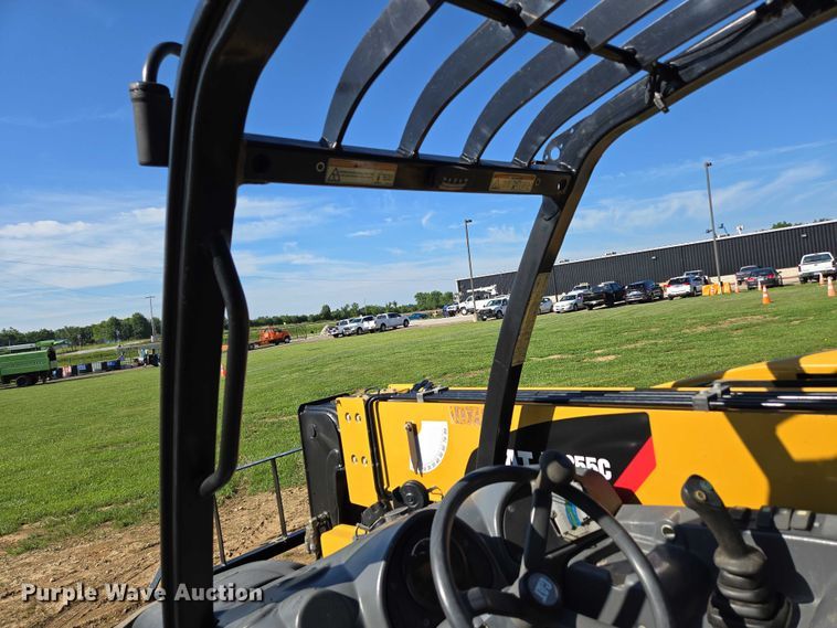 image for item EN3964 2017 Caterpillar TH255C telehandler