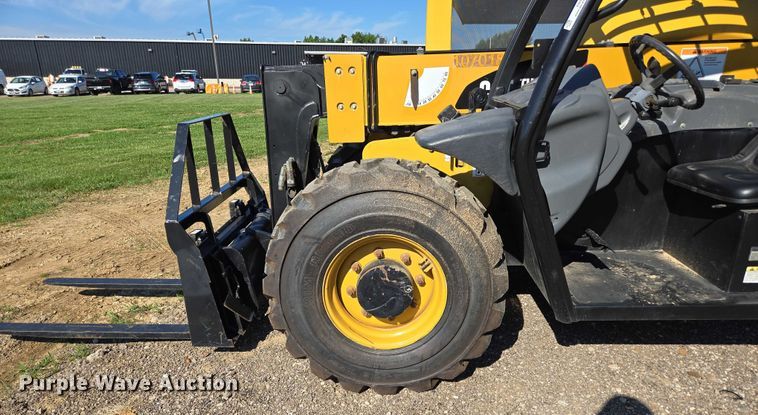 image for item EN3964 2017 Caterpillar TH255C telehandler