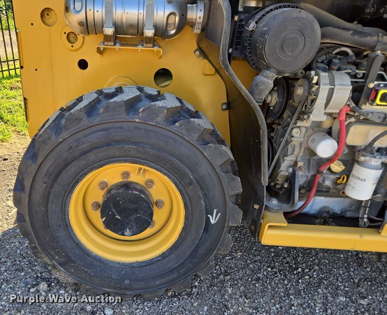 image for item EN3964 2017 Caterpillar TH255C telehandler