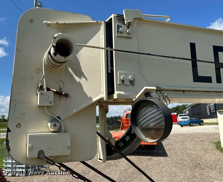 image for item EN3965 Lorain LRT-110 crane