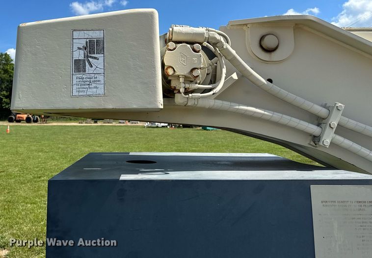 image for item EN3965 Lorain LRT-110 crane