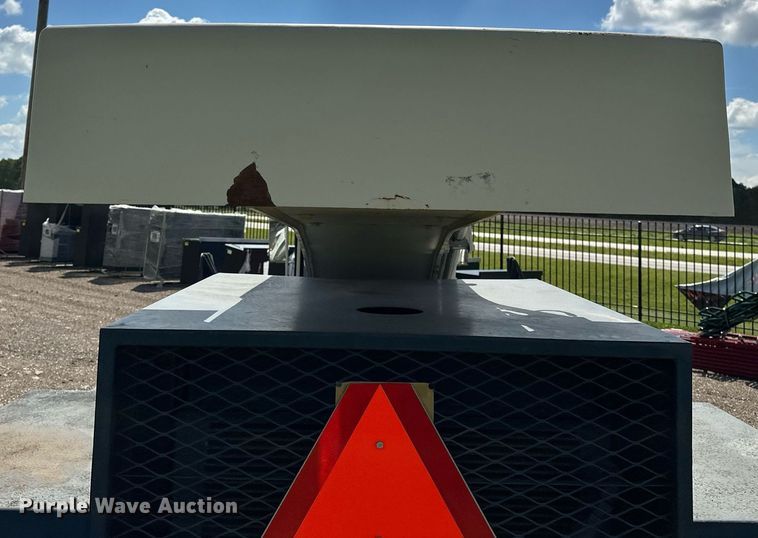 image for item EN3965 Lorain LRT-110 crane