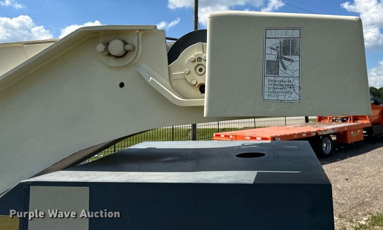 image for item EN3965 Lorain LRT-110 crane