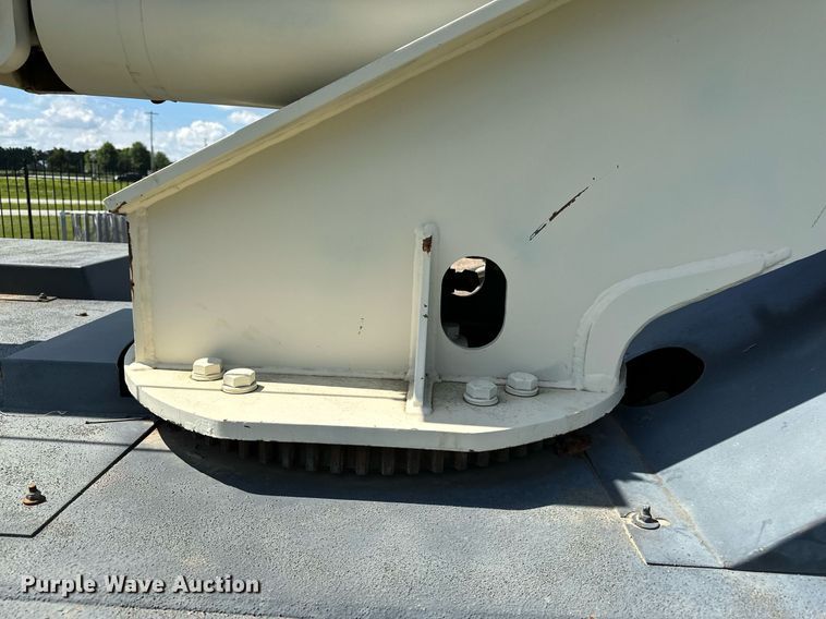 image for item EN3965 Lorain LRT-110 crane