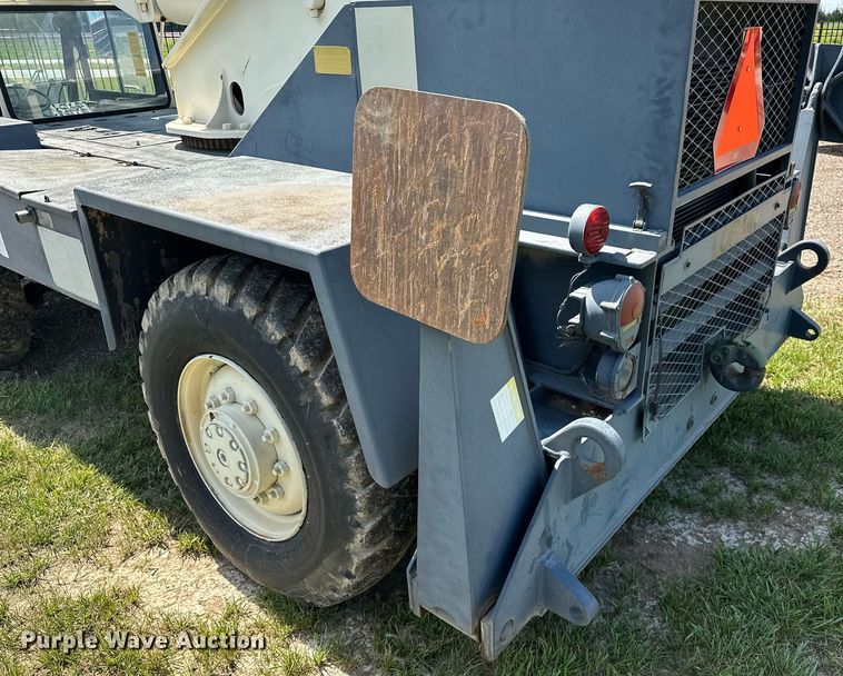 image for item EN3965 Lorain LRT-110 crane