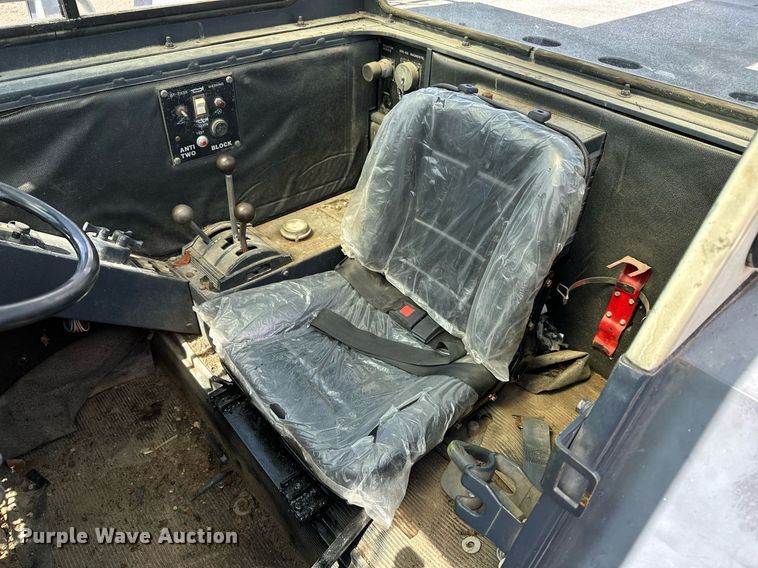 image for item EN3965 Lorain LRT-110 crane