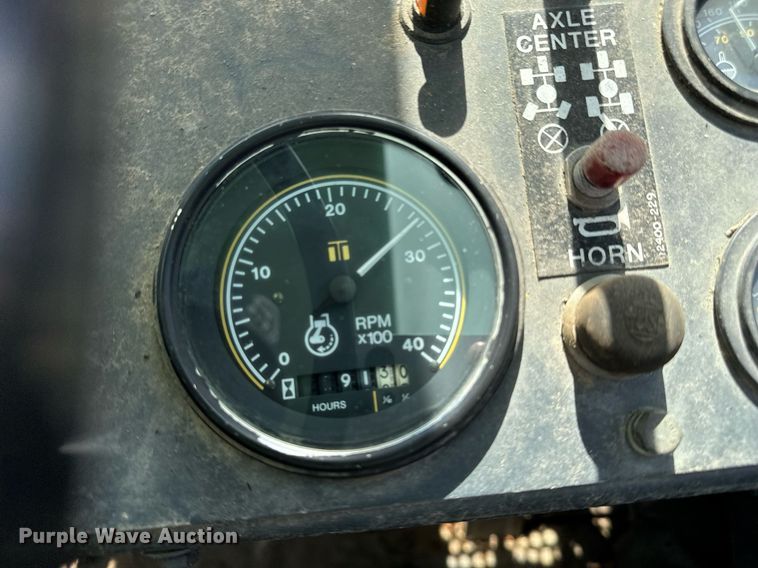 image for item EN3965 Lorain LRT-110 crane