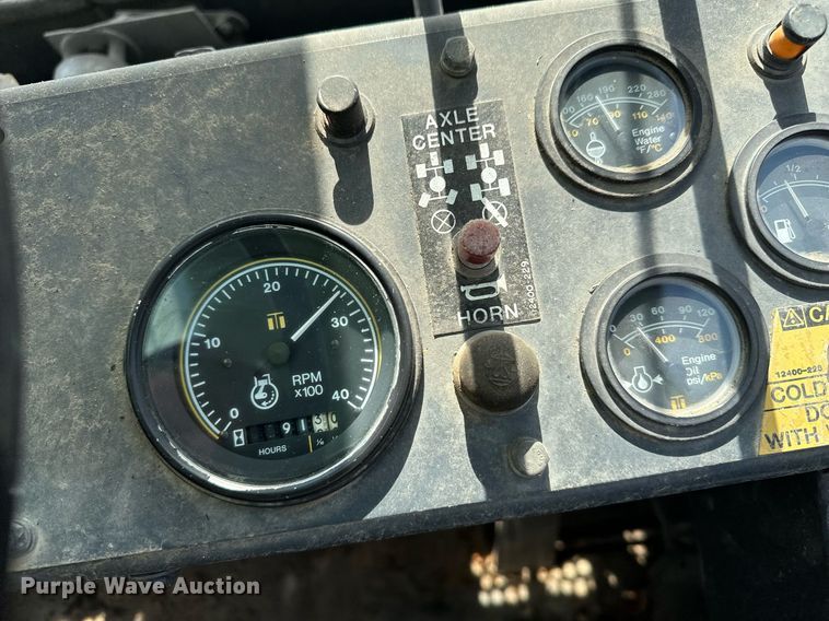 image for item EN3965 Lorain LRT-110 crane