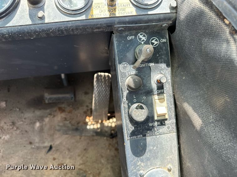 image for item EN3965 Lorain LRT-110 crane