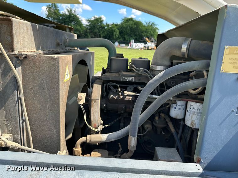 image for item EN3965 Lorain LRT-110 crane