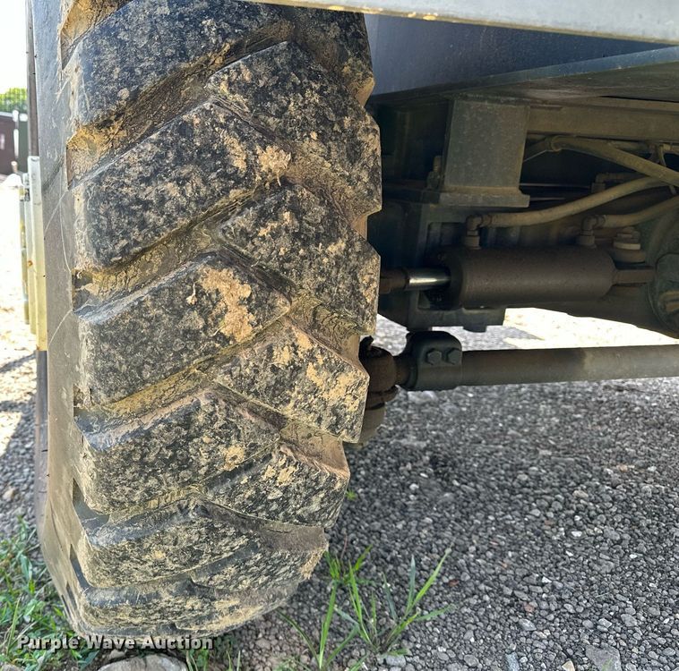 image for item EN3965 Lorain LRT-110 crane