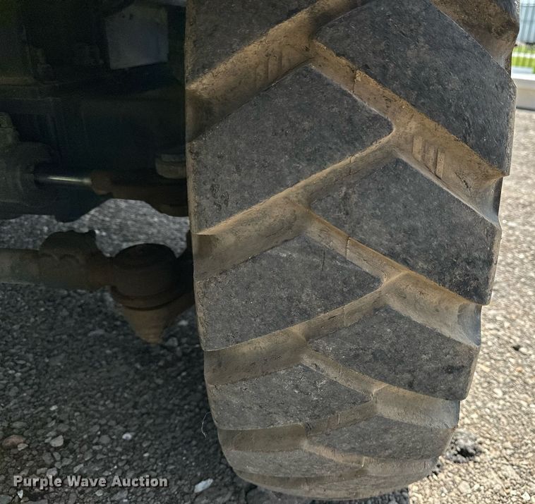 image for item EN3965 Lorain LRT-110 crane