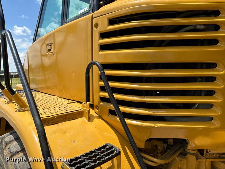 image for item EN3966 Caterpillar 730 haul truck