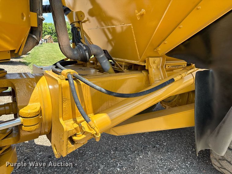 image for item EN3966 Caterpillar 730 haul truck