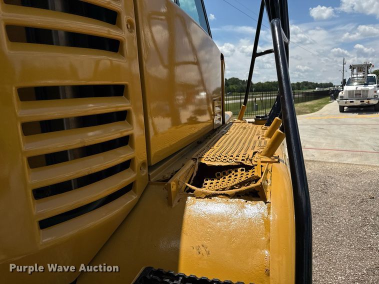 image for item EN3966 Caterpillar 730 haul truck