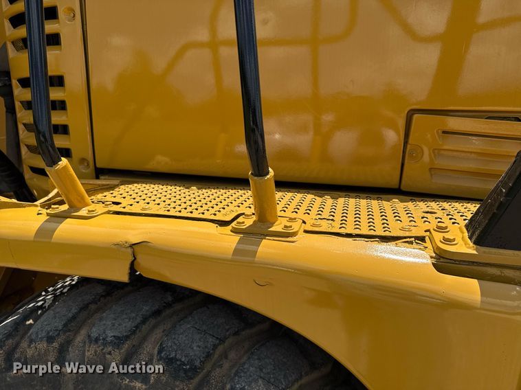 image for item EN3966 Caterpillar 730 haul truck