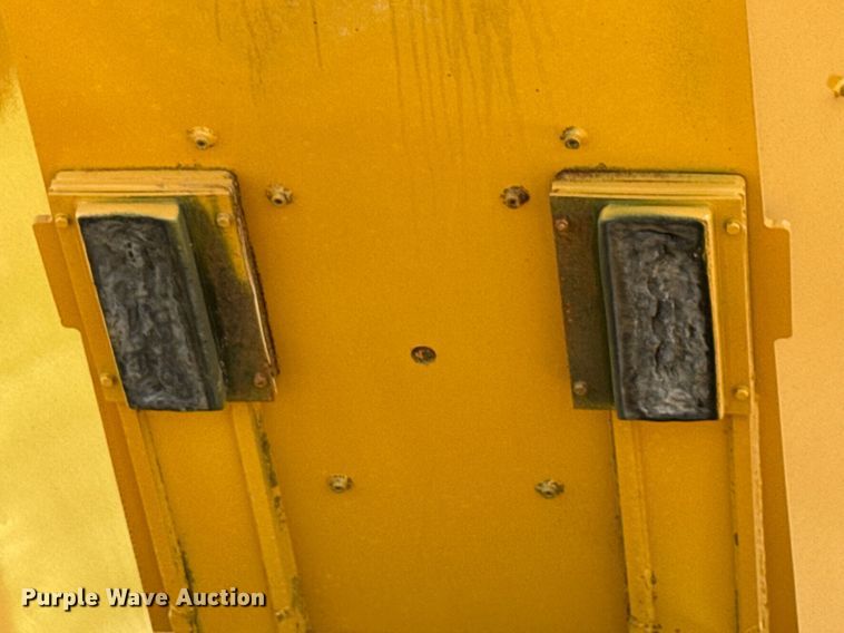 image for item EN3966 Caterpillar 730 haul truck