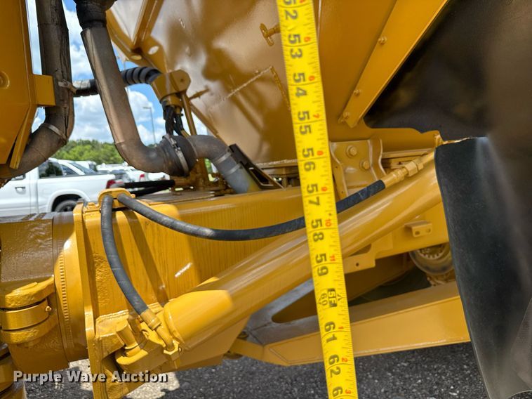 image for item EN3966 Caterpillar 730 haul truck