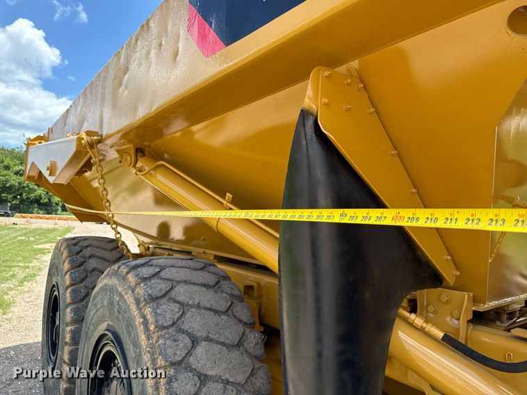 image for item EN3966 Caterpillar 730 haul truck