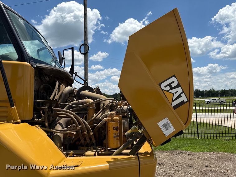 image for item EN3966 Caterpillar 730 haul truck