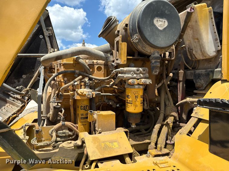 image for item EN3966 Caterpillar 730 haul truck