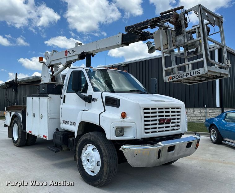 image for item EN3967 2005 GMC C7500 bucket truck