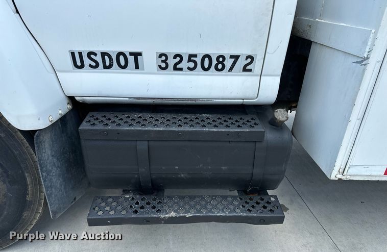 image for item EN3967 2005 GMC C7500 bucket truck