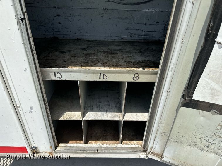 image for item EN3967 2005 GMC C7500 bucket truck