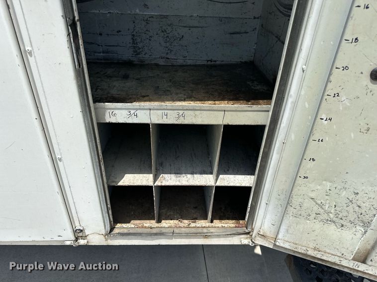 image for item EN3967 2005 GMC C7500 bucket truck