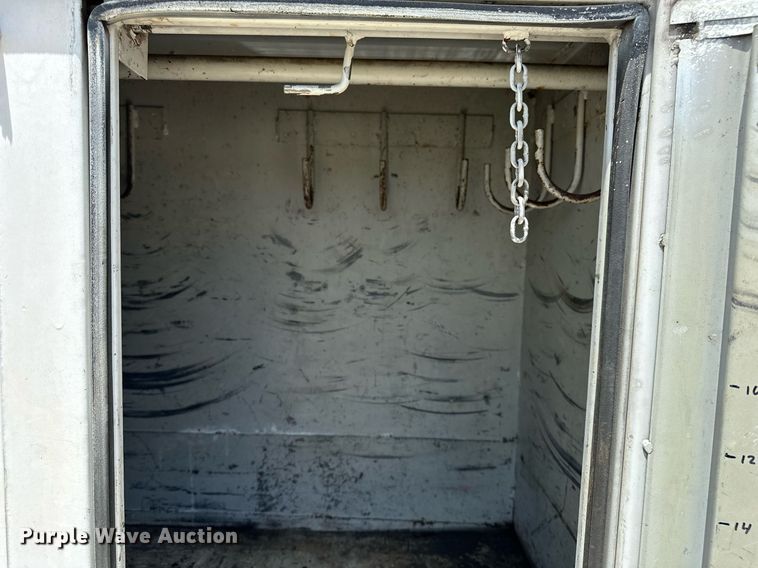 image for item EN3967 2005 GMC C7500 bucket truck