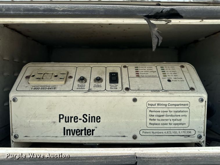 image for item EN3967 2005 GMC C7500 bucket truck