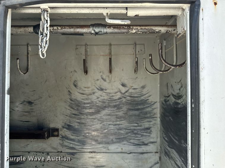 image for item EN3967 2005 GMC C7500 bucket truck