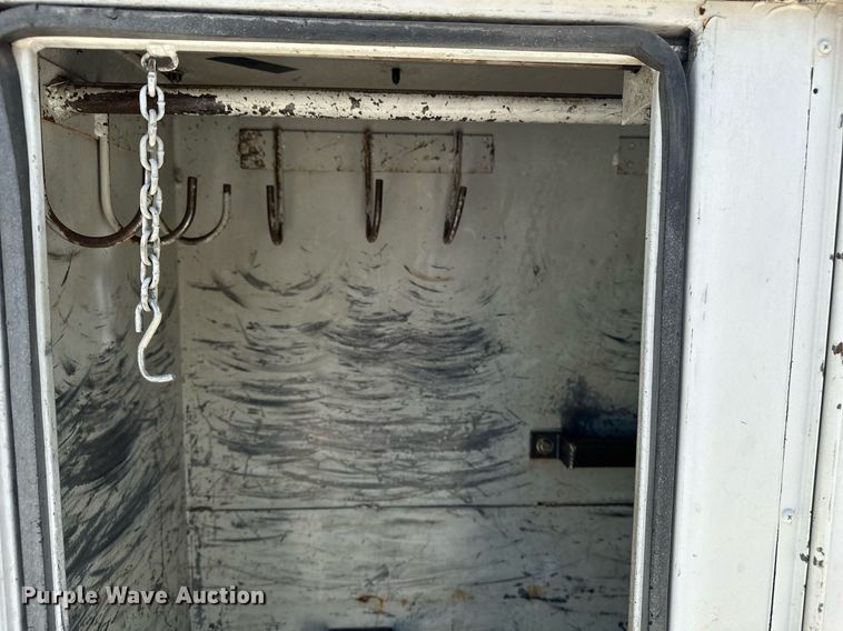 image for item EN3967 2005 GMC C7500 bucket truck