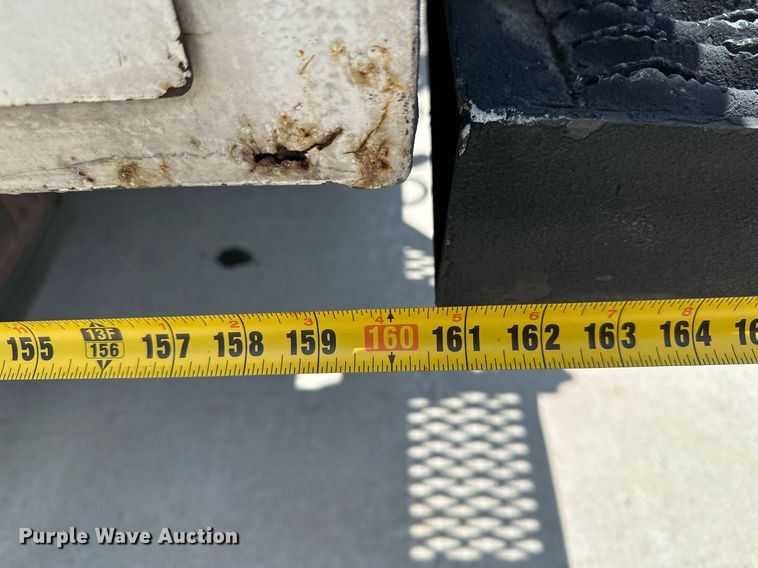 image for item EN3967 2005 GMC C7500 bucket truck