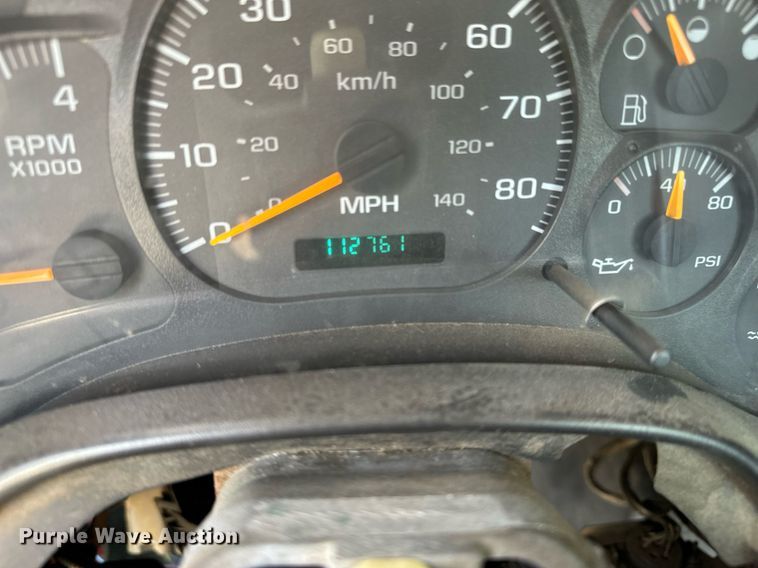 image for item EN3967 2005 GMC C7500 bucket truck