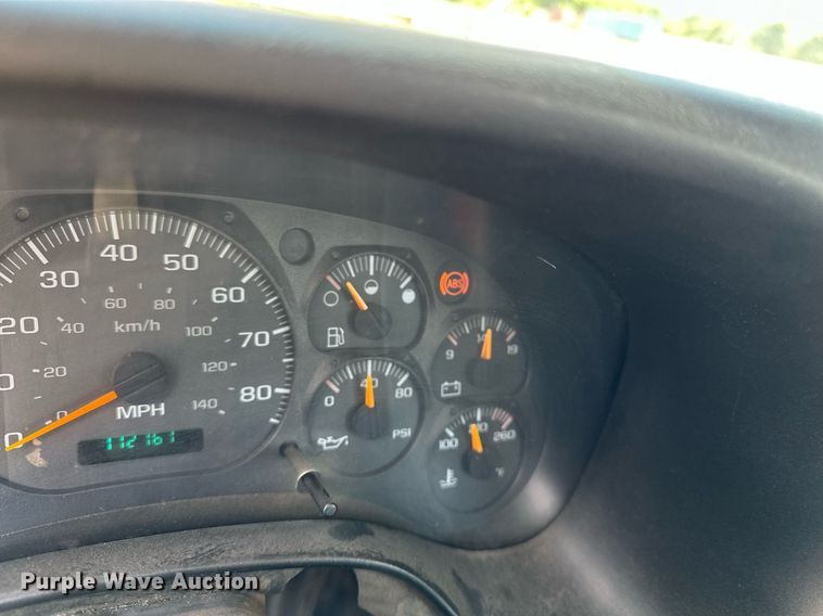 image for item EN3967 2005 GMC C7500 bucket truck