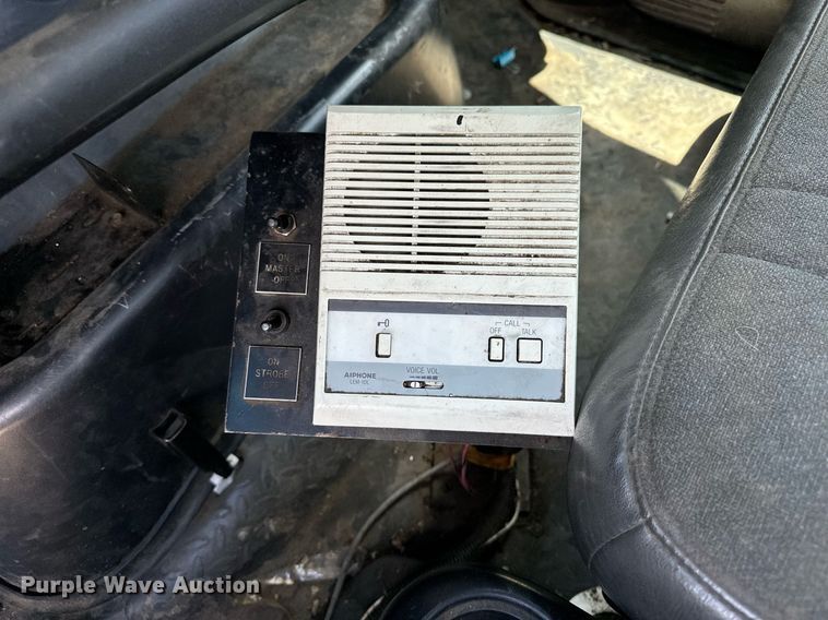 image for item EN3967 2005 GMC C7500 bucket truck